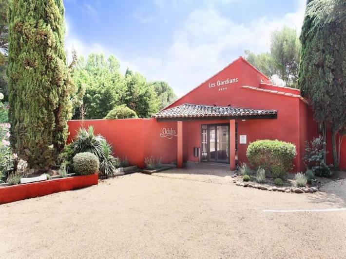 Ferienwohnung für 2 Personen, mit Pool und Sauna, kinderfreundlich in Arles - 2