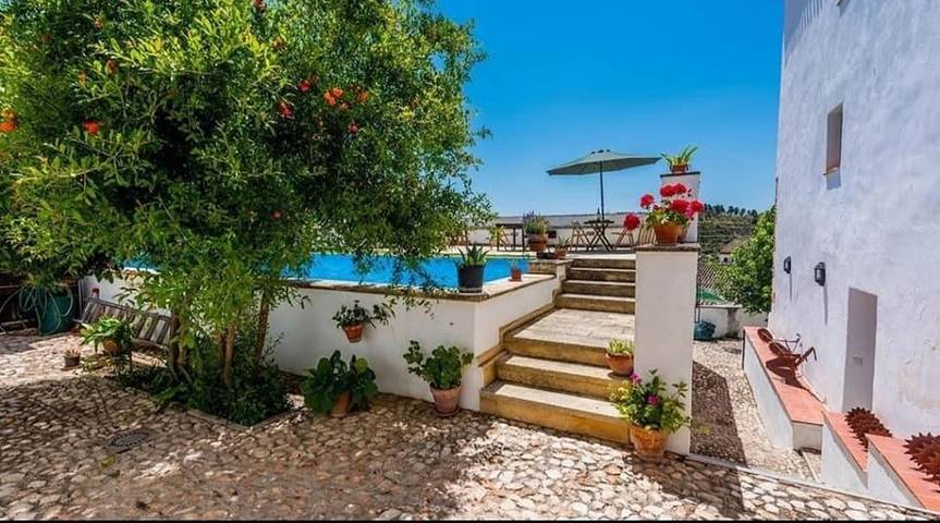 Casa rural para 4 personas, con Terraza y Piscina en Colomera - 2