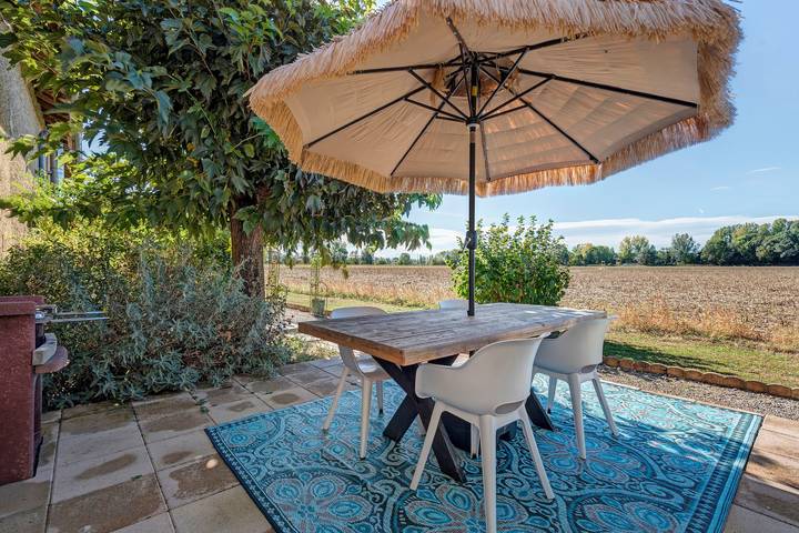 Holiday Home “Domaine Logis Gascogne, Gîte 3” Mountain View, Pool & Wi-Fi in Saint-Justin (Gers), Gers