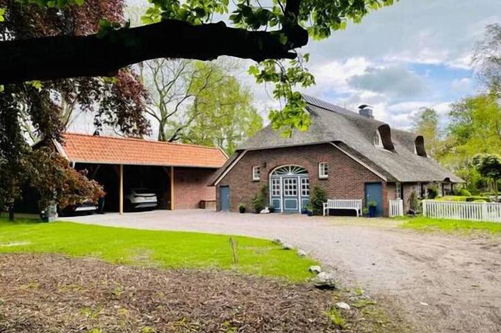 Ferienhaus für 9 Personen, mit Garten und Sauna in Jade