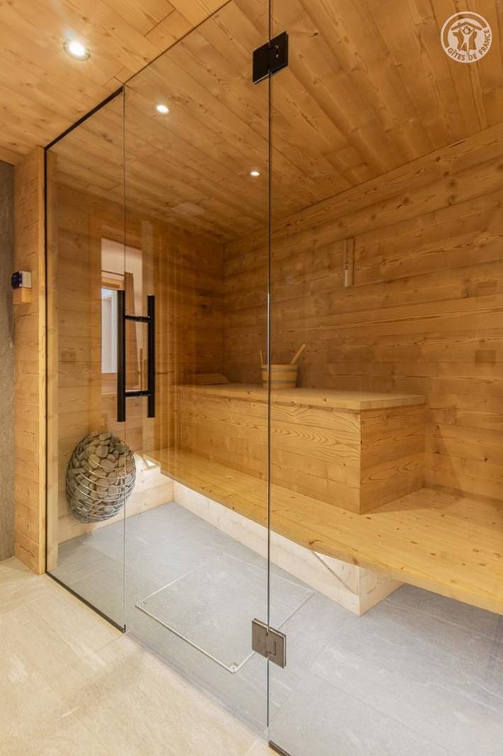 Gîte pour 4 personnes, avec jacuzzi ainsi que terrasse et sauna à Champagny-en-Vanoise - 4