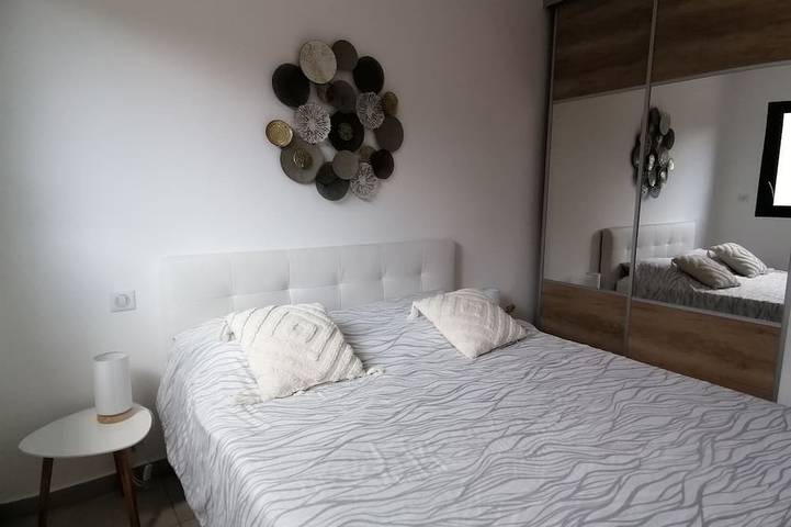 Location de vacances pour 3 personnes, avec jardin à Alata - 2