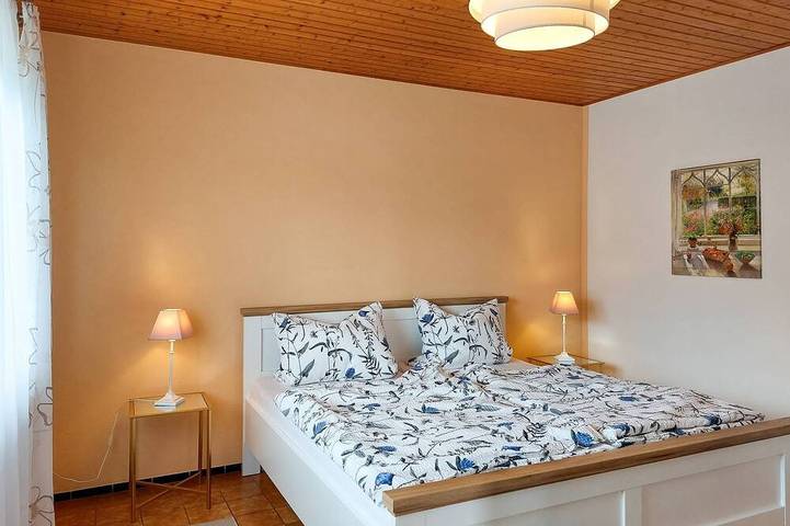 Ganze Wohnung, Ruhige Ferienwohnung (65qm) mit Wohnküche in Flachslanden, Romantische Straße