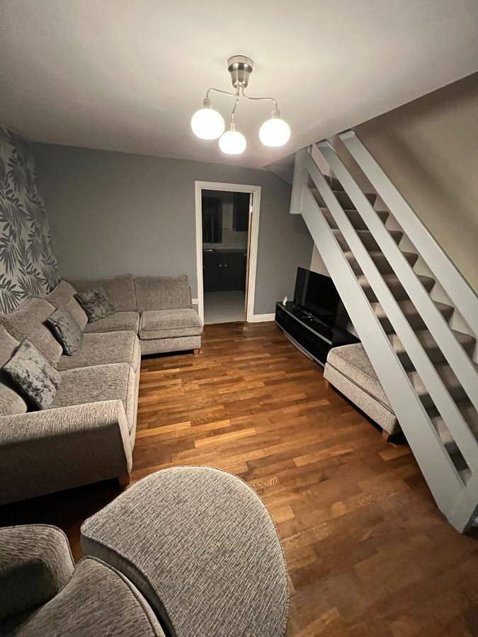 Apartment for 4 people, with Terrace and Garden in Warrington