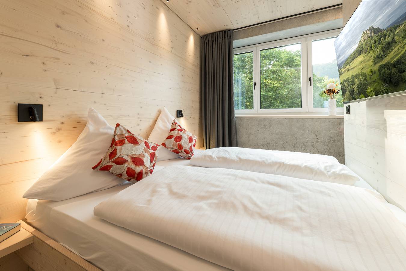 Ganze Ferienwohnung, Hohentwiel Apartments - Deluxe Studio mit Kingsize-Bett, voll ausgestattete Küche, 34 qm in Singen, Hegau