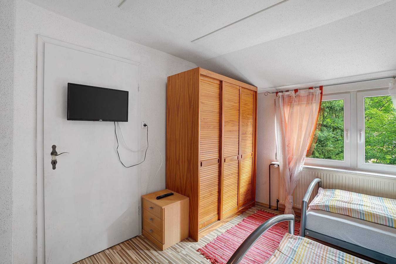 Ganze Wohnung, Apartment '1' mit Gemeinschaftsterrasse und Wlan in Baden-Baden, Nordschwarzwald