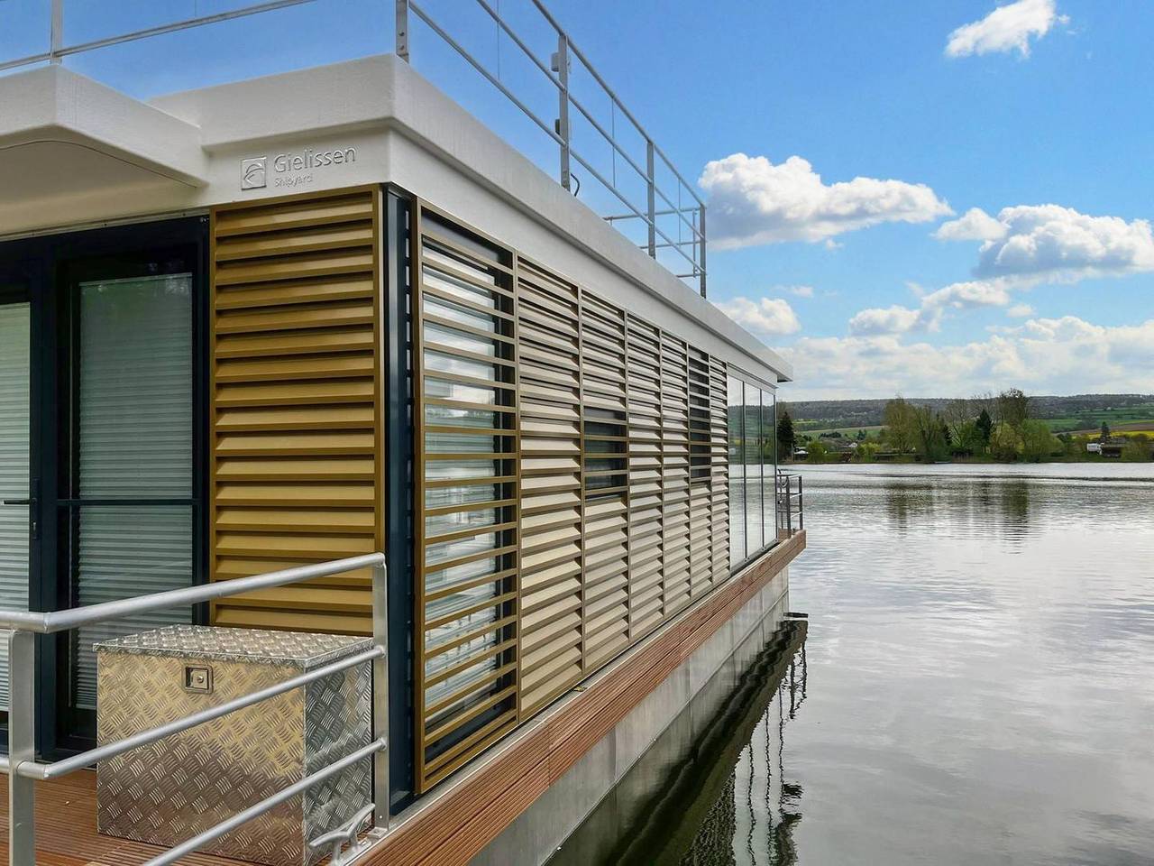 Floatinghouse goldene Flunder: Seeblick, Terrasse & Kamin in Höxter in Höxter, Kreis Höxter
