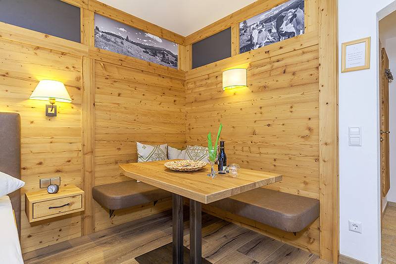 Gästehaus Zum Wurm - One-room holiday flat 2 with kitchenette and south-facing balcony in Reit im Winkl, Alpes Bávaros
