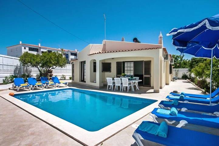 Villa für 12 Personen, mit Garten und Terrasse - 1