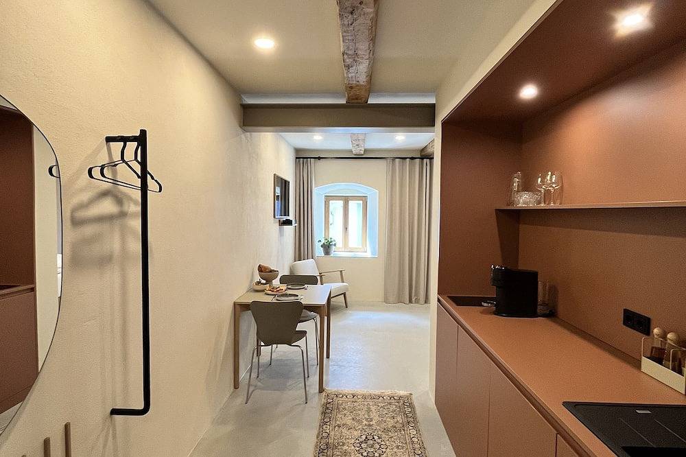 Ganze Wohnung, Hochwertig Eingerichtetes Appartement im Herzen von Windischeschenbach in Windischeschenbach, Naturpark Nördlicher Oberpfälzer Wald