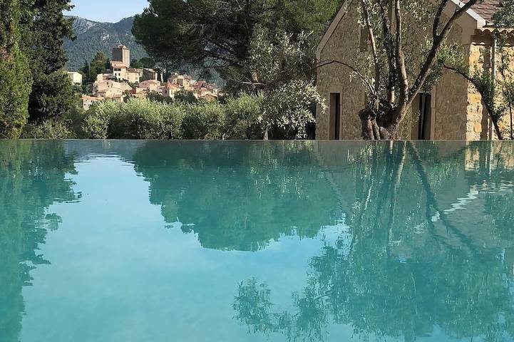 Gîte pour 10 personnes à Le Revest-les-Eaux