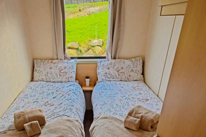 Gîte pour 6 personnes, avec terrasse ainsi que jardin et vue sur le lac, animaux acceptés dans Donegal - 4