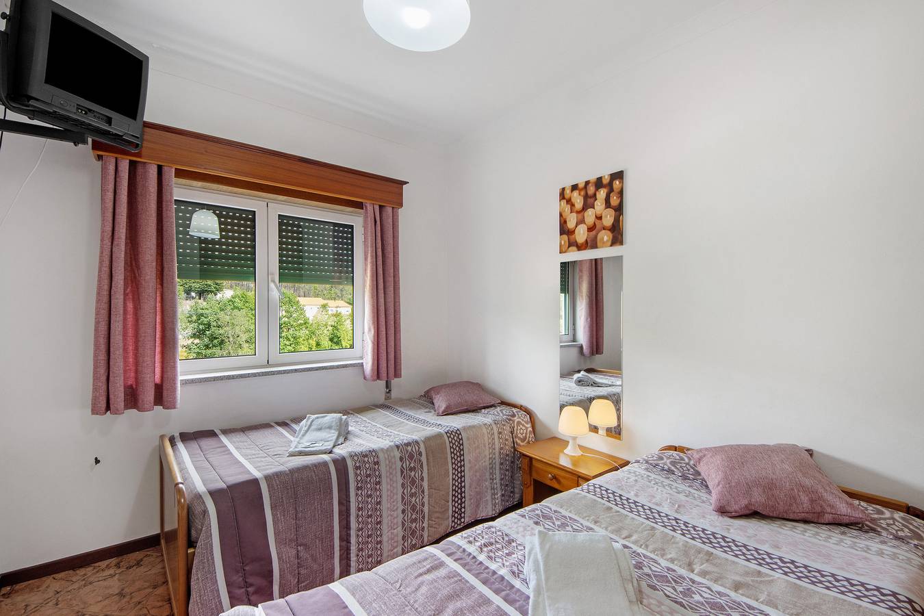 Quarto 'Quarto 7 - Jorge Galinheiro' com Vista para a Montanha, Jardim Partilhado e Wi-Fi in Mamouros, Alva e Ribolhos, Distrito de Viseu