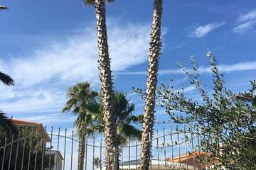 Gîte pour 4 personnes, avec piscine ainsi que terrasse et jardin dans Plage Rochelongue