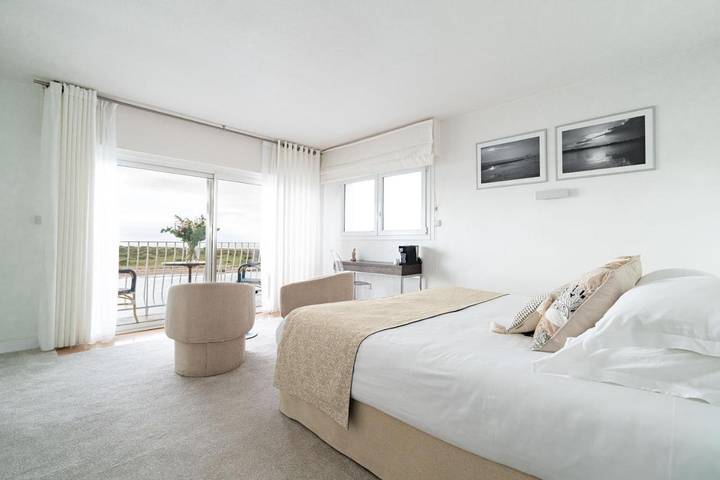 Hôtel pour 2 personnes, avec vue et terrasse, animaux acceptés dans Office De Tourisme De Barneville Carteret - 4