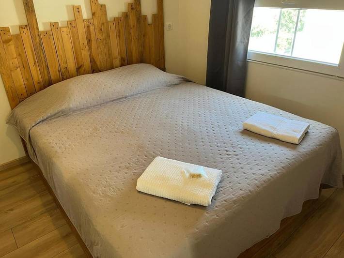Appartement de vacances pour 2 personnes, avec jardin ainsi que vue et piscine