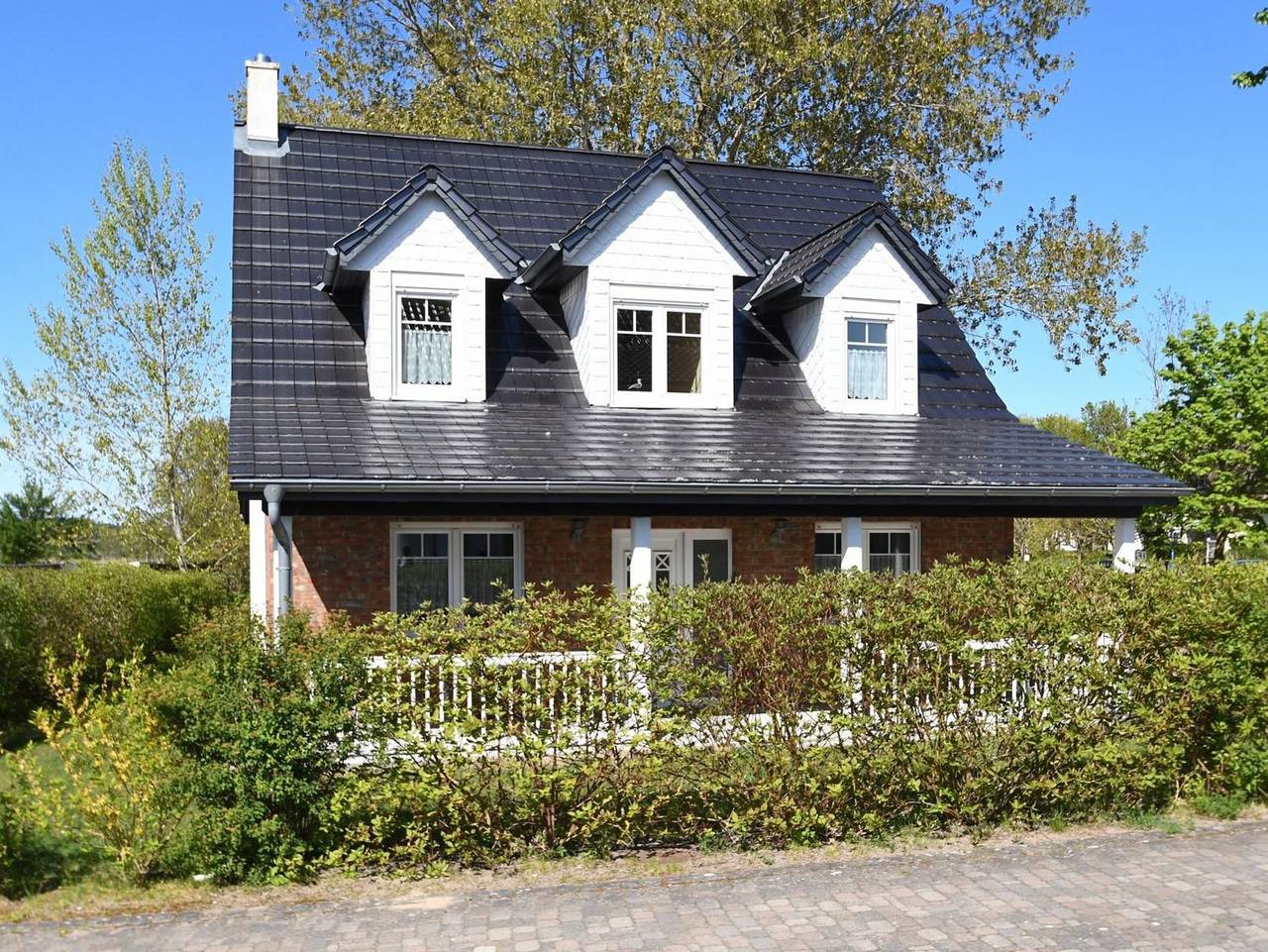 Ganze Ferienwohnung, Ferienhaus in Strandnähe mit Kamin und W-Lan - Ferienhaus mit Terrasse und Parkplatz in Lobbe, Mönchgut