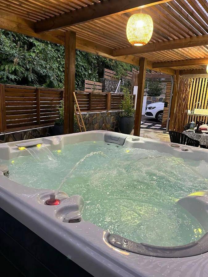 Villa pour 6 personnes, avec vue et jardin