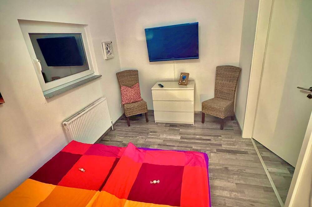 Ganze Wohnung, Gemütliche ruhige Ferienwohnung in Berlin mit Terrasse, kostenfreiem Parkplatz in Marzahn - Hellersdorf, Berlin