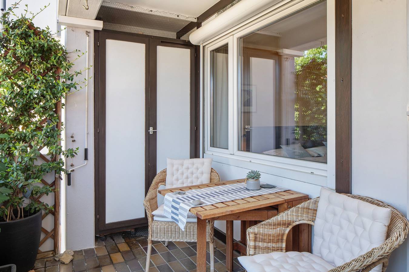 Appartamento intero, Appartamento 'Westlicht' con balcone, Wi-Fi e aria condizionata in Stühlinger (Freiburg), Friburgo