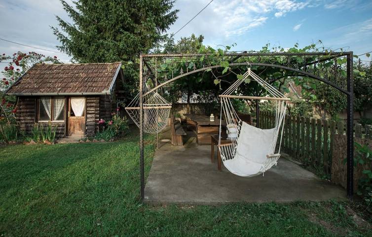 Gemütliche 42 m² große Wohnung mit Terrasse, WLAN, Klimaanlage und Parkplatz in Brod-Posavina