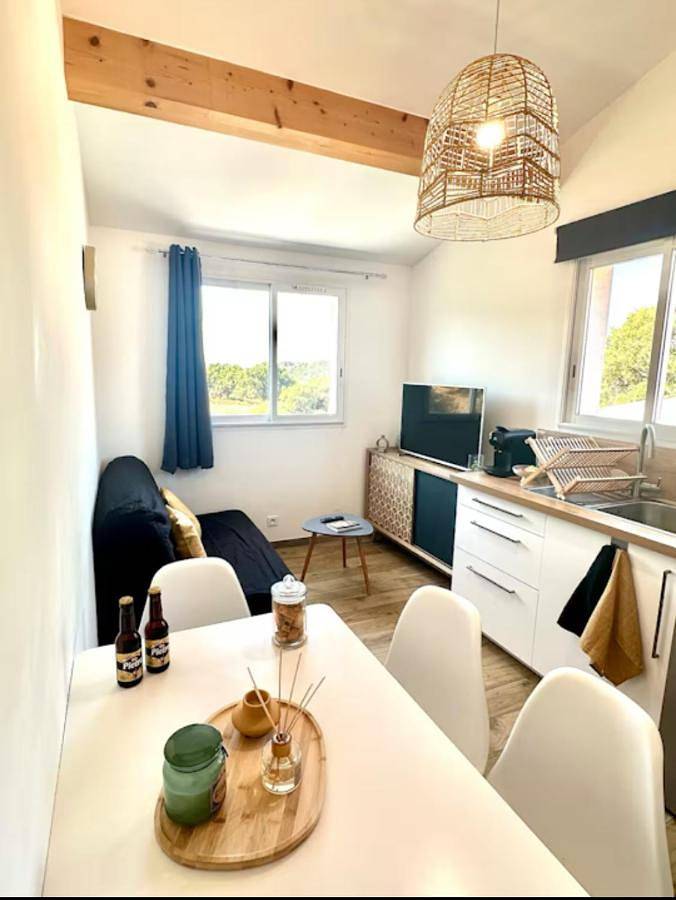 Appartement de vacances pour 4 personnes, avec piscine ainsi que terrasse et jacuzzi
