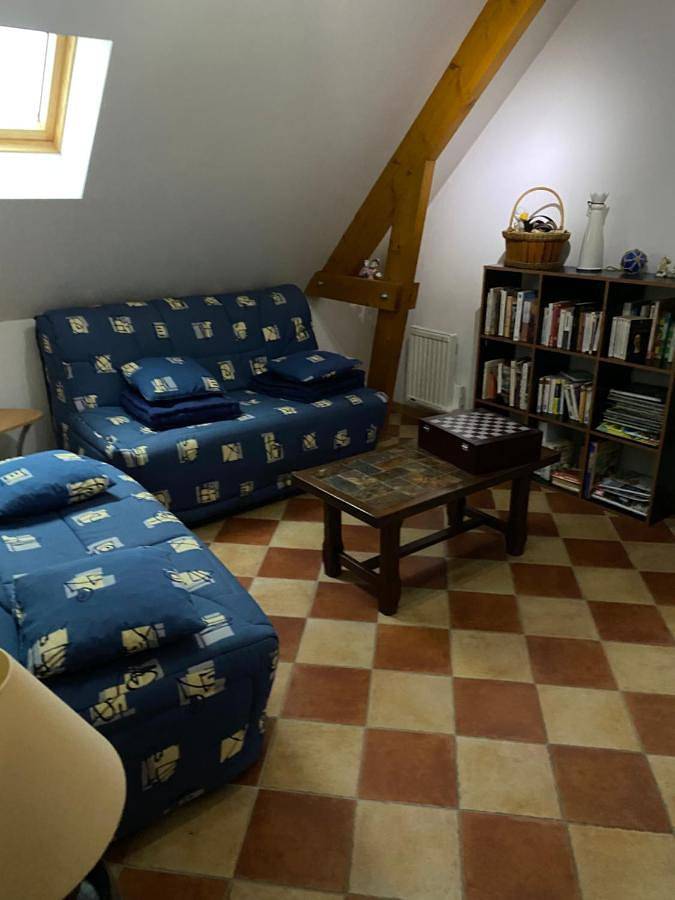 Gîte pour 9 personnes, avec jardin à Vibeuf