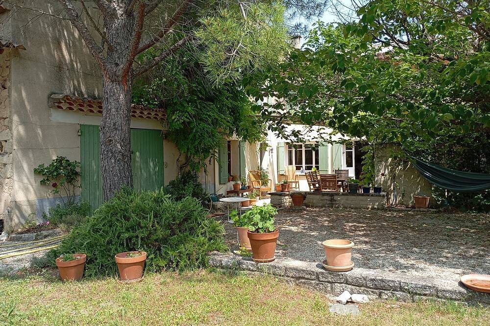 Charming old family house at the foot of Mont Ventoux - Provence in Mormoiron, Parc naturel régional du Mont-Ventoux