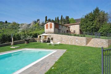 Villa für 10 Personen, mit Terrasse und Garten in Lucca