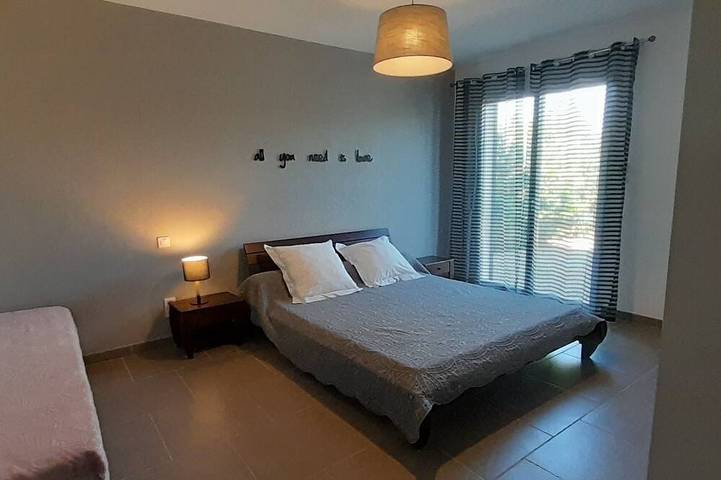 Gîte pour 5 personnes, avec piscine à Pouzolles - 2