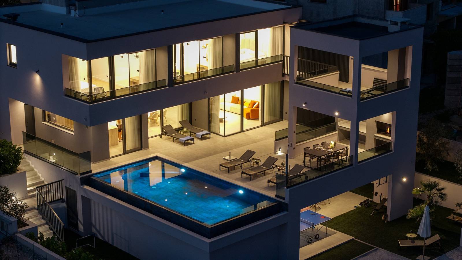 Villa Pavuza – Luxury 4-Bedroom Seaview Villa with Infinity Pool in Podstrana, Near Split in Grljevac (Podstrana), Podstrana