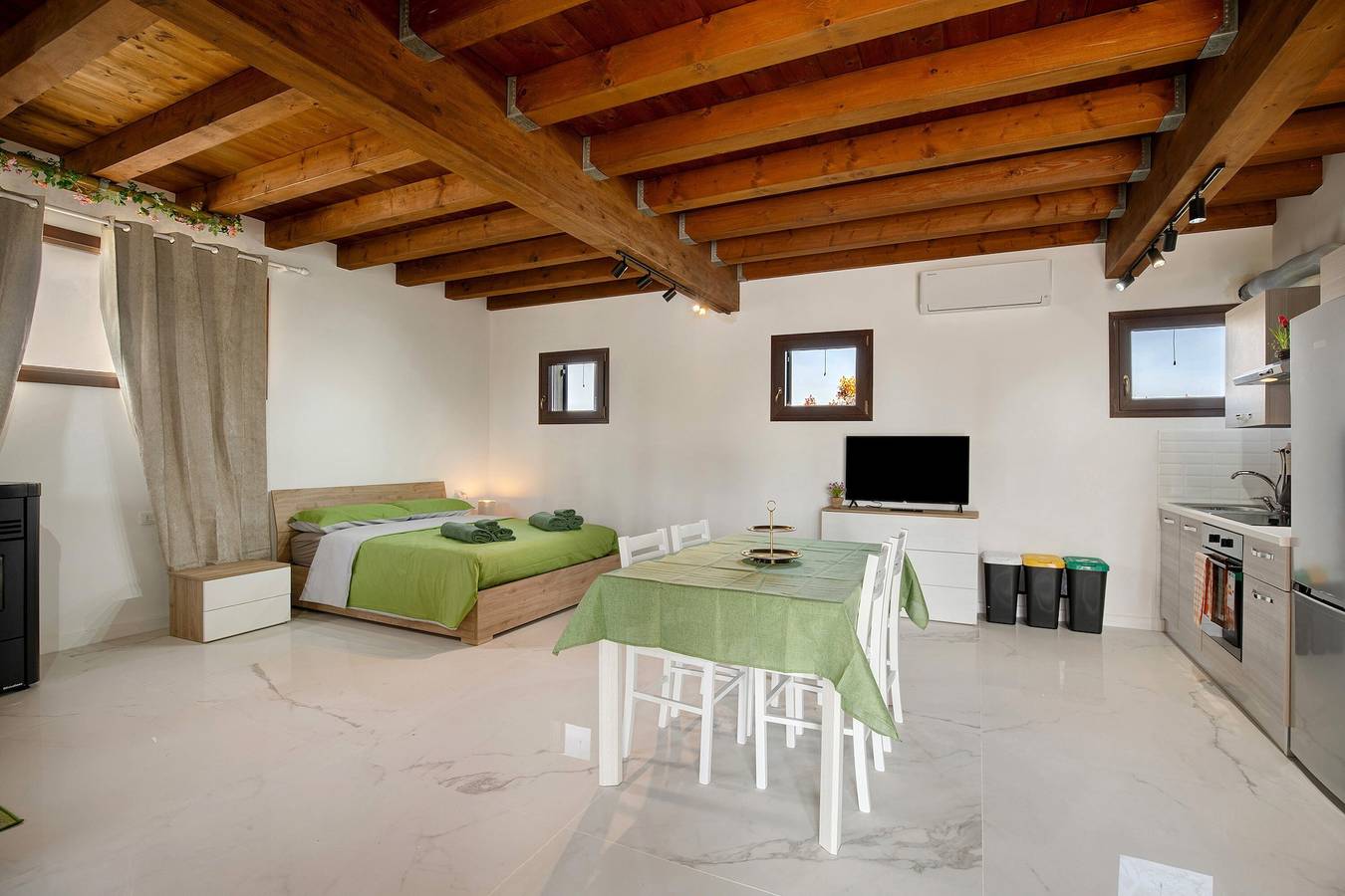 Ganze Wohnung, Apartment 'Elena' mit Gemeinschaftspool, Garten und Wlan in Jesolo