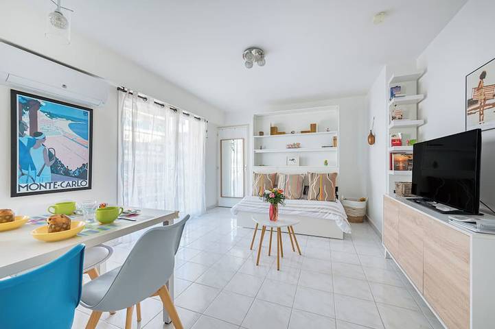 Gîte pour 2 personnes, avec balcon dans Office De Tourisme De Beaulieu Sur Mer