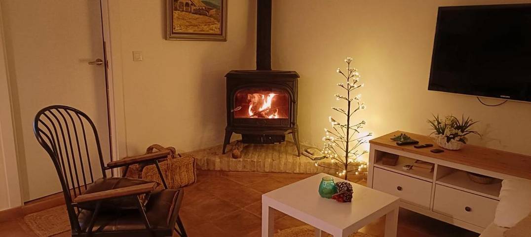 Casa rural para 6 personas, con vistas además de jardín y piscina en Campo de Turia - 4