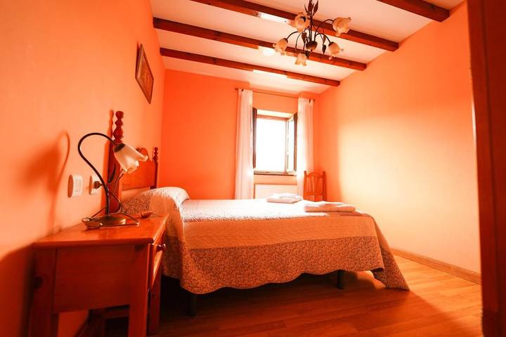 Casa rural con piscina para 4 personas, con Terraza además de Jardín y Piscina en Eo-Navia - 2