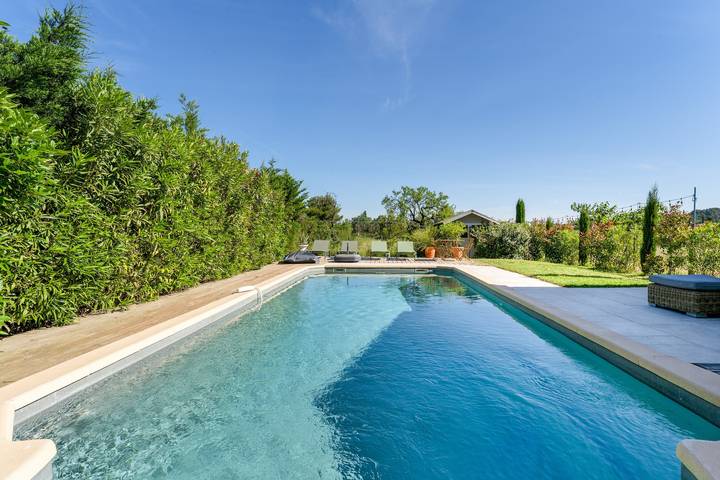 Location de vacances pour 8 personnes, avec jardin à Eygalières - 2