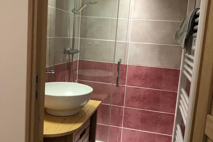 Location de vacances pour 8 personnes, avec terrasse et jardin à Allemond - 4