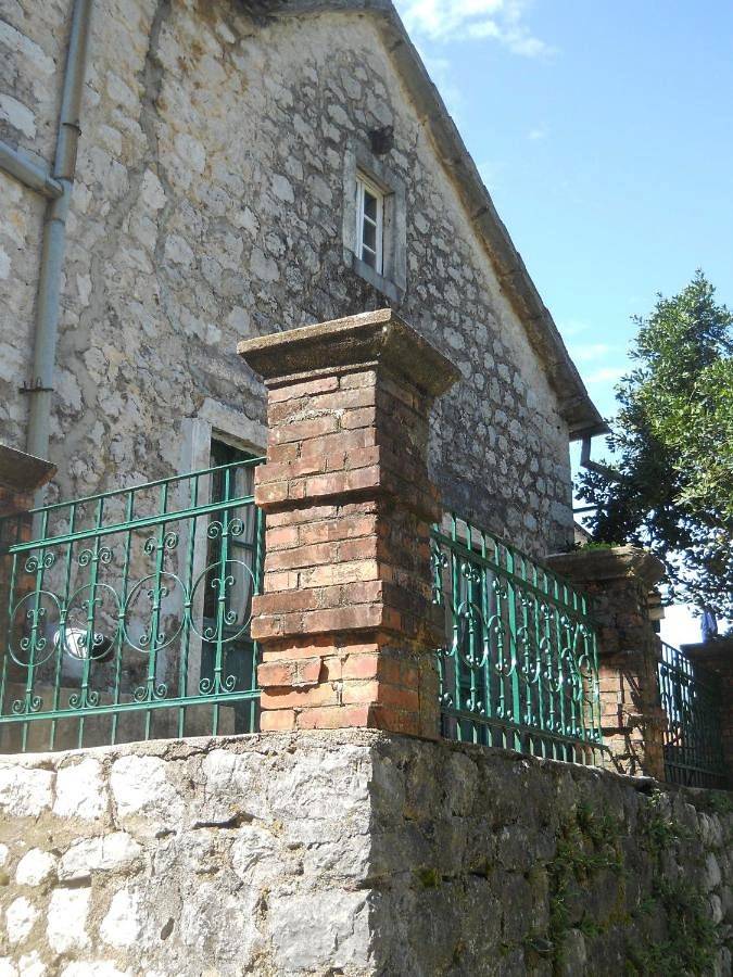 Gîte pour 4 personnes, avec terrasse et jardin dans Risan - 4