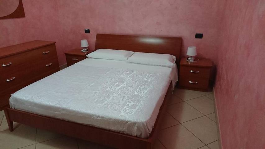 Location de vacances pour 2 personnes, avec vue sur le lac ainsi que vue et balcon à Viggiano (Italie) - 4