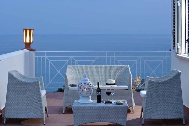 Holiday apartment for 2 people, with pool and garden - 1