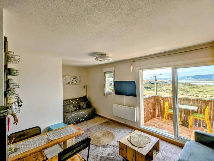 Gîte pour 2 personnes, avec terrasse et vue ainsi que vue sur le lac et piscine, animaux acceptés dans Plage des Aresquiers - 3