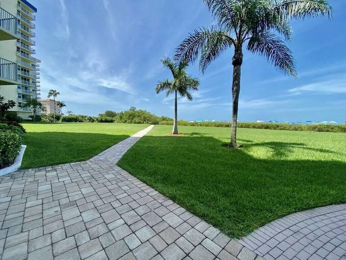 Vacation rental for 4 people, with pool and balcony as well as garden in Fort Myers Beach