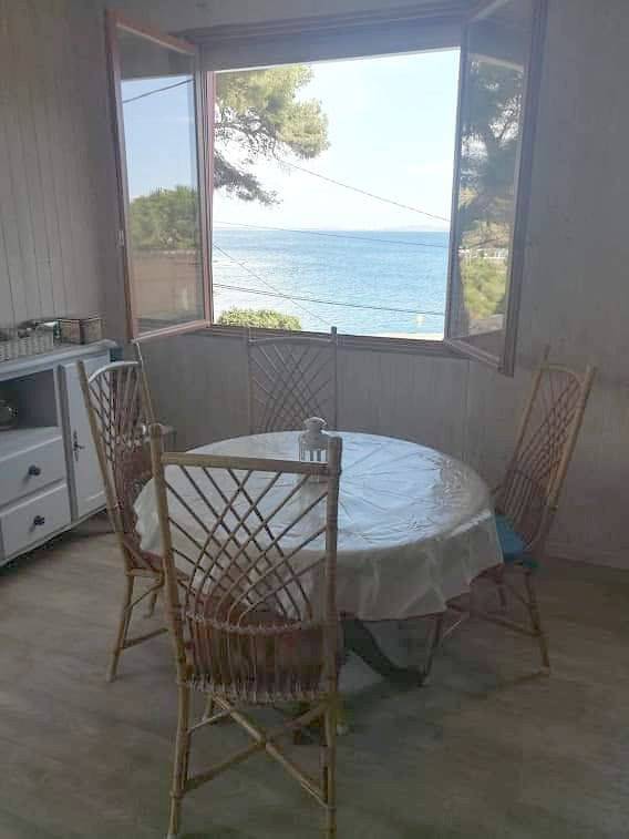 Cabanon bord de mer in Carqueiranne, Parc national de Port-Cros