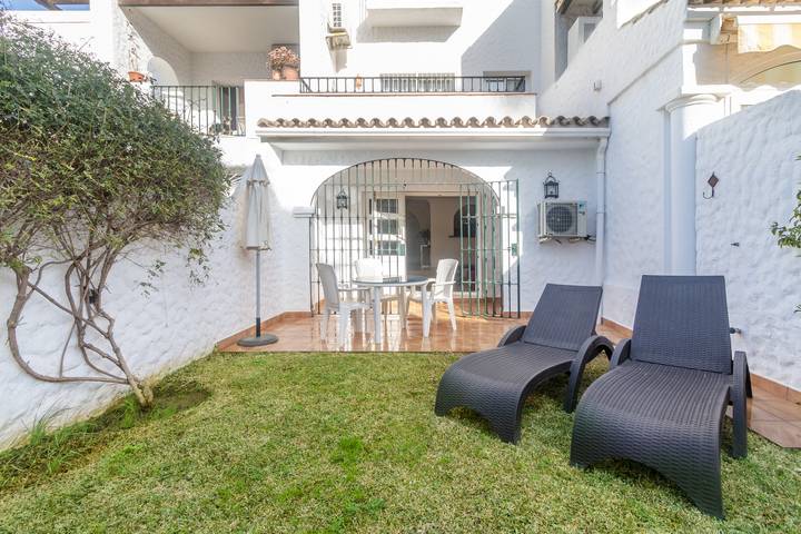 Ferienwohnung für 3 Personen, mit Kinderpool und Garten in Estepona - 2