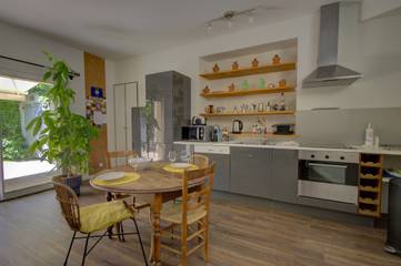 Villa for 3 Guests in Saint-Paul-Trois-Châteaux, Auvergne-Rhône-Alpes, Picture 4