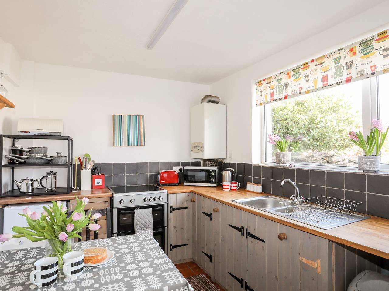 9 Ty Du Road in Llanberis, Llyn Padarn