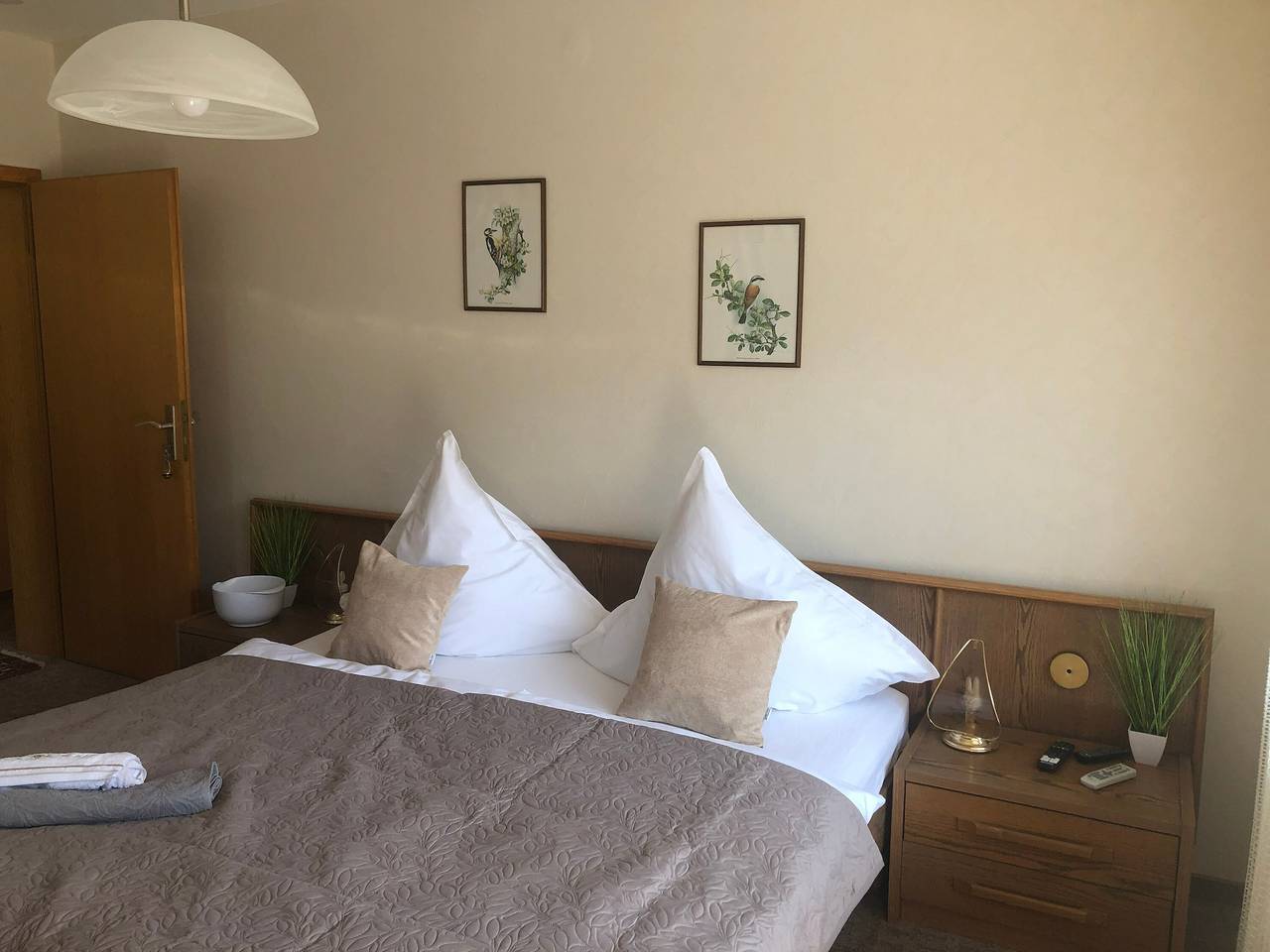 Zimmer 2, 1Og Moselblick Eva mit Gemeinschaftsküche, gemeinsamen Garten, Balkon und Wlan in Klotten, Cochem-Zell