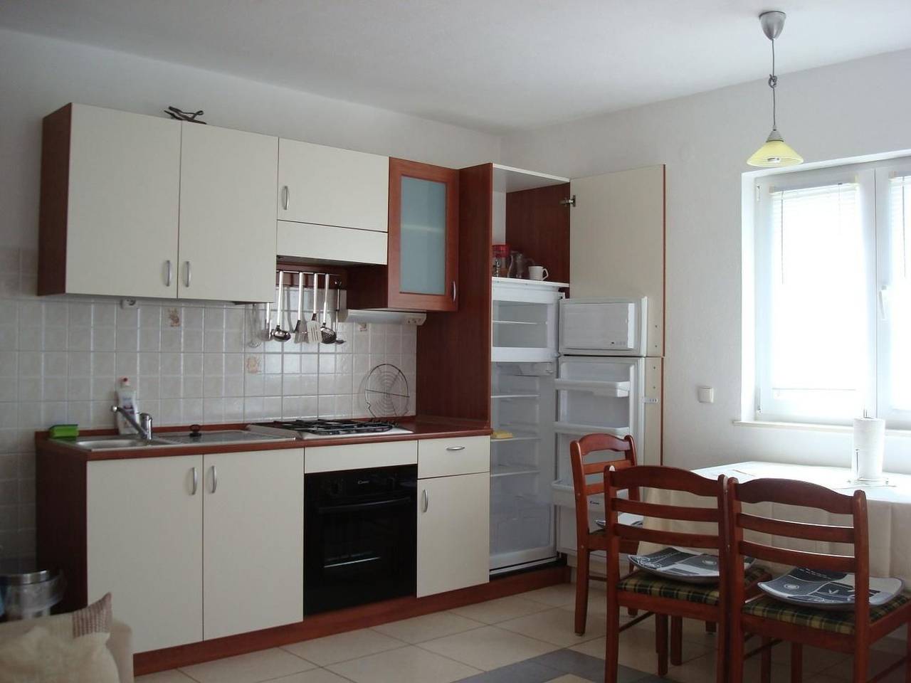 Appartement entier, Appartement in Zečevo Rogozničko mit Großem Balkon in Rogoznica, Šibenik-Knin