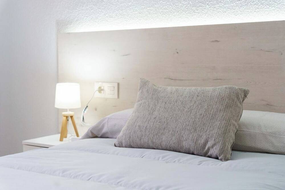 Entire apartment, Charming apartment 7 min from Salamanca by bebalmy in Santa Marta de Tormes, Salamanca Province