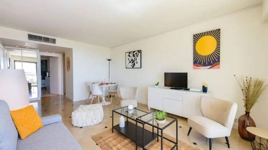 Gîte pour 4 personnes, avec terrasse et piscine dans Cannes La Bocca - 4